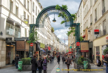 rue Montorgueil archway